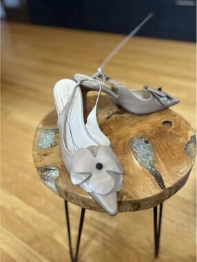 Kate Spade Beige Slingback Heels with Flower Accent Italy US 9.5